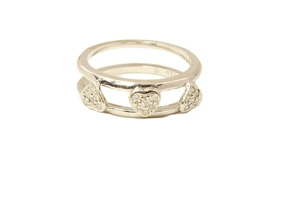 18K White Gold Three Diamond Heart Ring 1