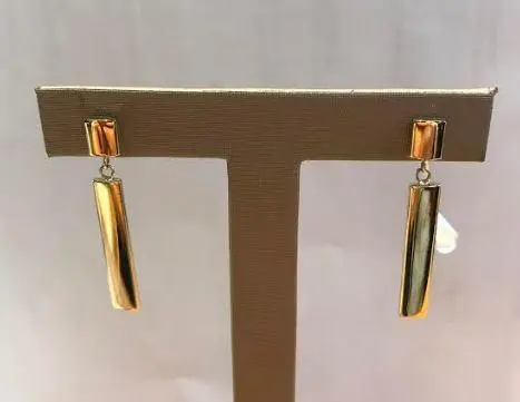 18K Yellow Gold Rectangular Dangle Earrings 1