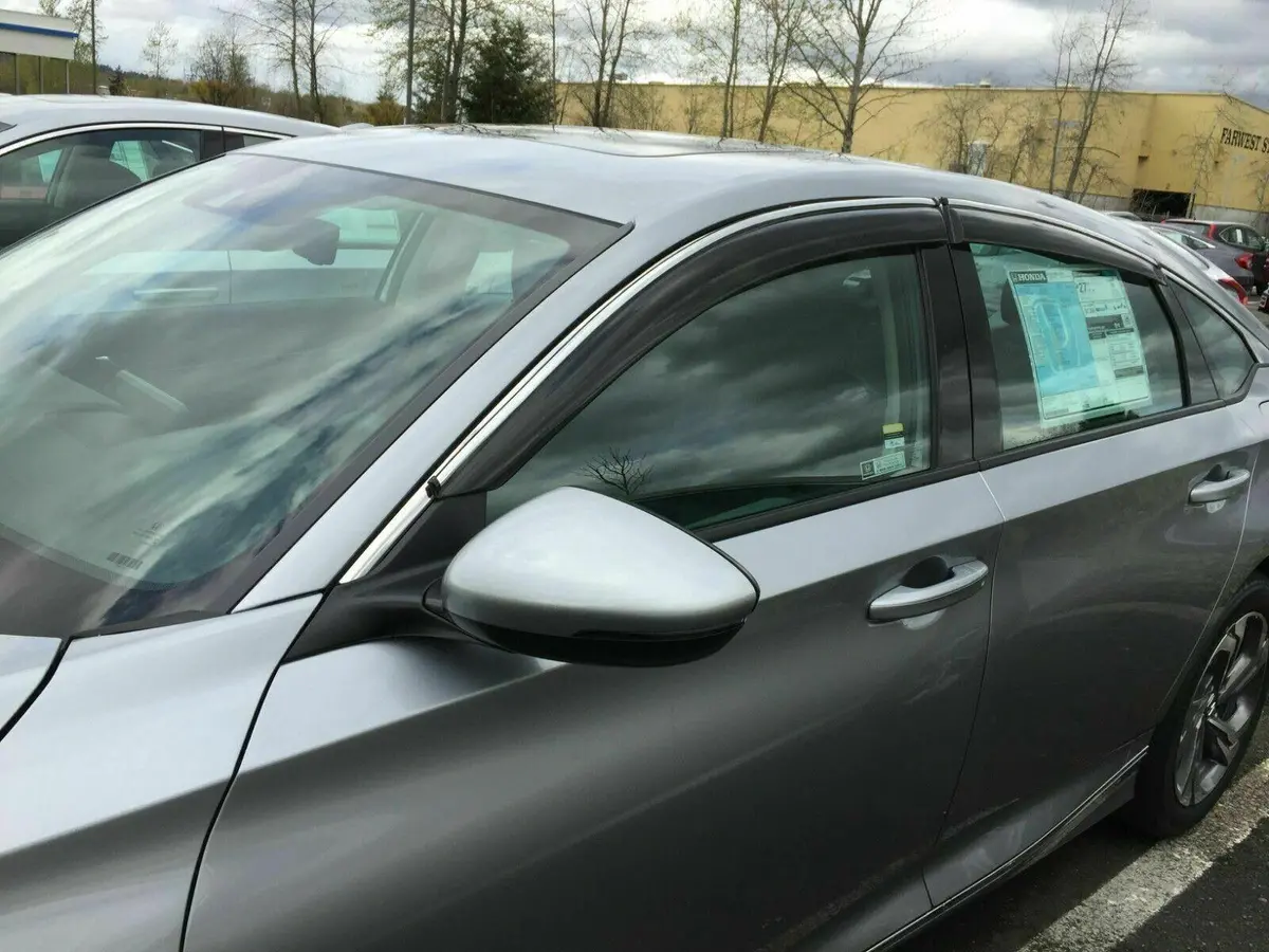 For Hyundai Accent 2012-2017 Sedan Clip-On Chrome Trim Vent Window Visors Rain Sun Wind Guards Shade Deflectors 2