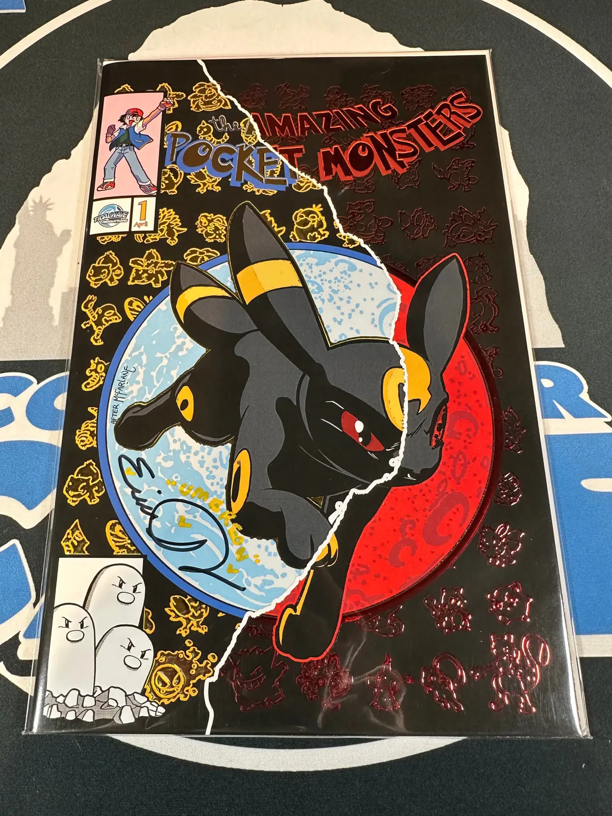 Fame: Satoshi Tajiri "Amazing Pocket Monster" Matt Waite Split Umbreon Var Signed Erica Schroederva (Eevee Voice Actress) 1