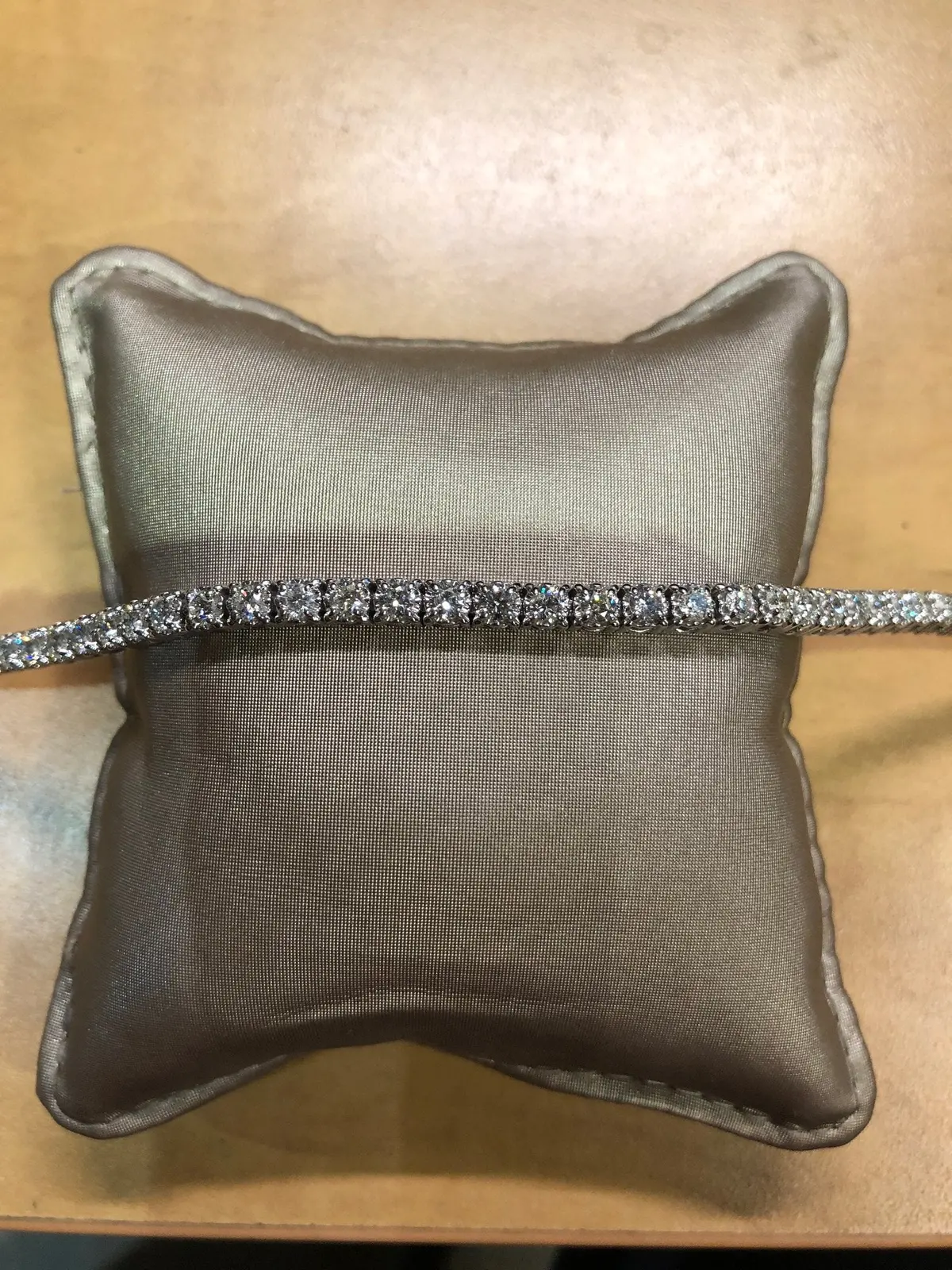 14K White Gold Diamond Illusion Tennis Bracelet 1
