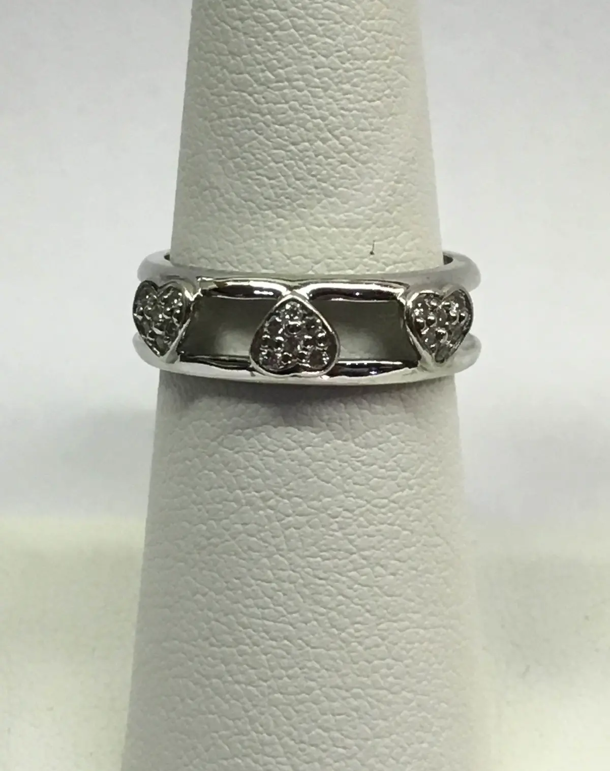 18K White Gold Diamond Heart Ring 1