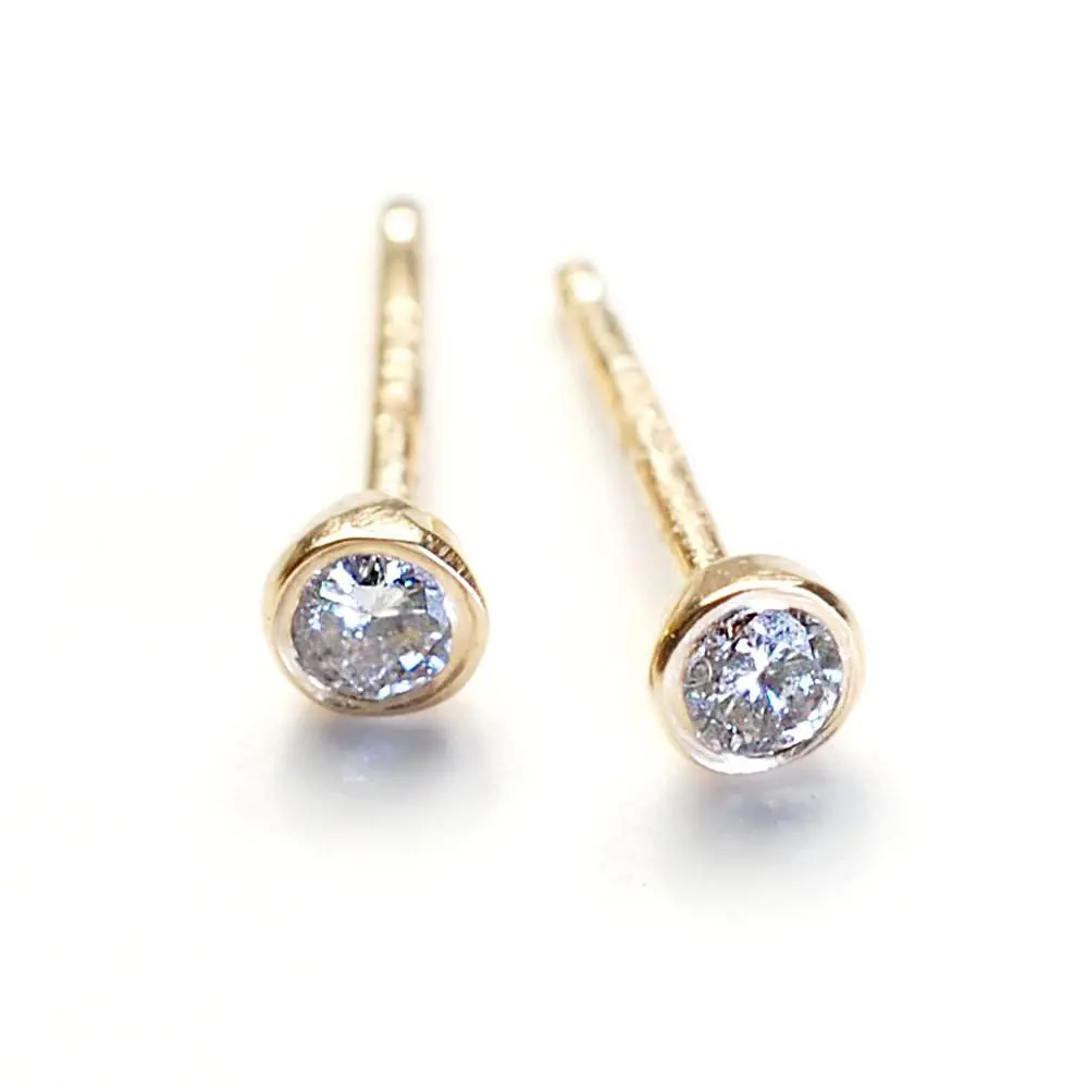 14K Yellow Gold  Bezel Set Diamond Studs Earrings .22Ct Total Weight 1